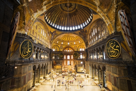 Guide-to-the-magnificent-Hagia-Sophia-in-Istanbul-Turkey